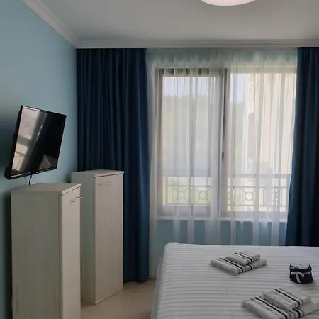 Alexander In Kavaci Beach, Apartment