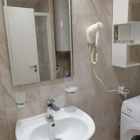 Apartment Alexander In Kavaci Beach,